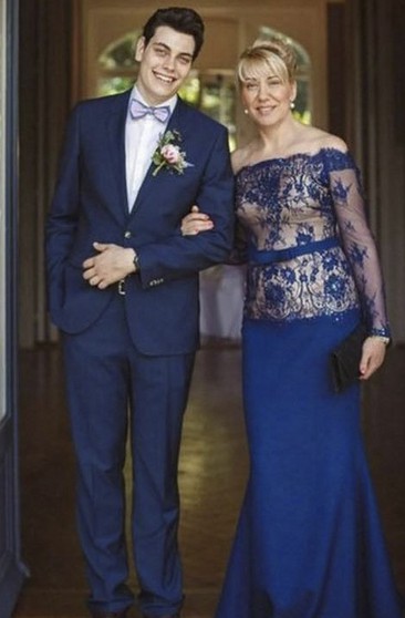mother of the groom beach wedding attire