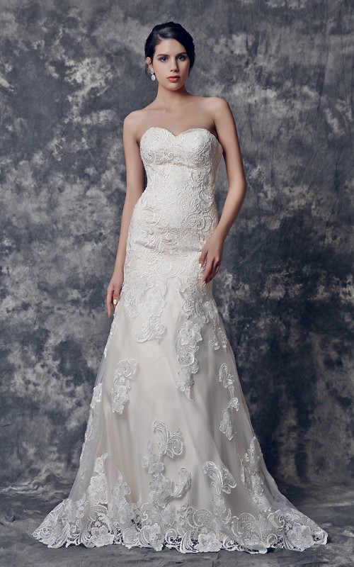 Lace Sweetheart Mermaid Wedding Dress With Appliques And Court Train